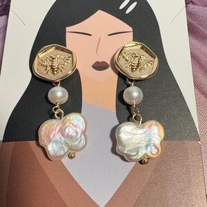 Elegant Gold and freshwater Pearl Drop Earrings